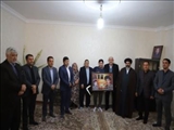 فرماندار بهارستان: دیدار با خانواده شهدا روحیه خدمتگزاری را در مسئولان تقویت می کند. 