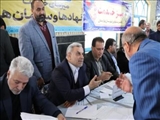 امیدآفرینی و کسب اعتماد مردم با حضور مستقیم در بین مردم و برداشتن فاصله ها