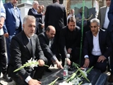 ادای احترام سرپرست فرمانداری بهارستان به مقام شامخ شهدا