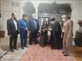 
دیدار عبداله نوحی فرماندار شهرستان بهارستان با خانواده‌های معظم شهدا
