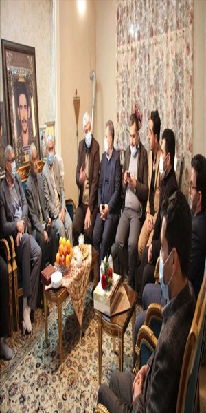 دیدار فرماندار بهارستان با ۴ مادر