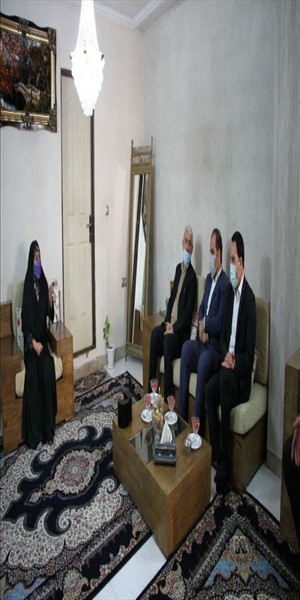  دیدار فرماندار بهارستان با همسر
