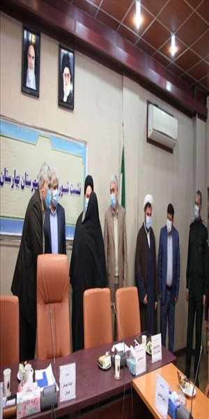 تجلیل فرماندار بهارستان از دو مادر