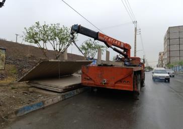 ادامه عملیات ایمن سازی مسیر ریل راه آهن داخل شهر نسیم شهر