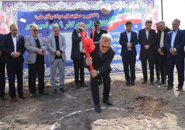 کلنگ‌زنی پروژه احداث زیرگذر «حماسه ۹ دی» در نسیم‌شهر توسط فرماندار بهارستان