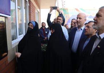 افتتاح سرای محله شهید امیرعبدالهیان در شهرستان بهارستان با حضور خانواده شهید