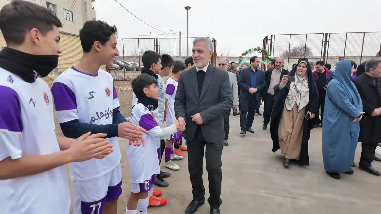 زمین ورزشی چمن مصنوعی روستای اورین 