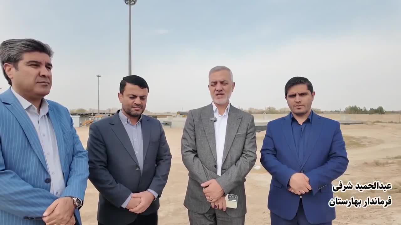 بازدید فرماندار بهارستان از مخزن ۱۰ هزار مترمکعبی شهر گلستان